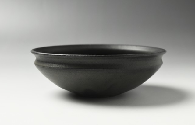 荒賀文成 黒釉五寸馬盥皿｜和食器 通販 暮らしのうつわ 花田