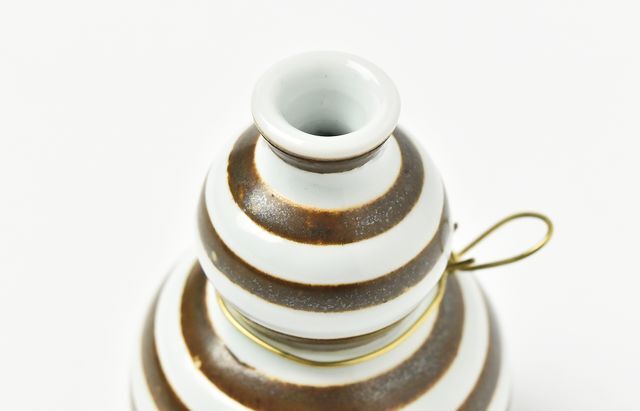 宮岡麻衣子 38 錆釉瓢形輪線文掛花入れ ｜ 暮らしのうつわ花田 和食器 通販