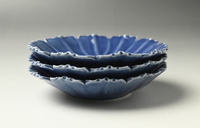 ほたる窯 ルリ釉コスモス皿 ｜ 暮らしのうつわ花田 和食器 通販