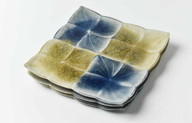 雪ノ浦裕一 8 藍釉市松掛分四方皿 ｜ 暮らしのうつわ花田 和食器 通販