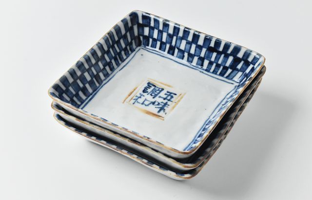 中尾万作 87 染付江戸格子角皿 ｜ 暮らしのうつわ花田 和食器 通販