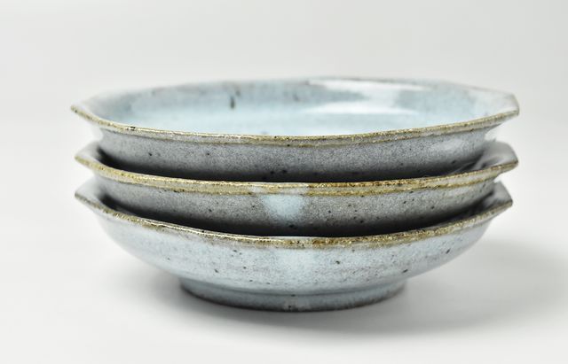 古賀雄二郎 十角深皿5寸 藁灰釉【H】 ｜ 暮らしのうつわ花田 和食器 通販