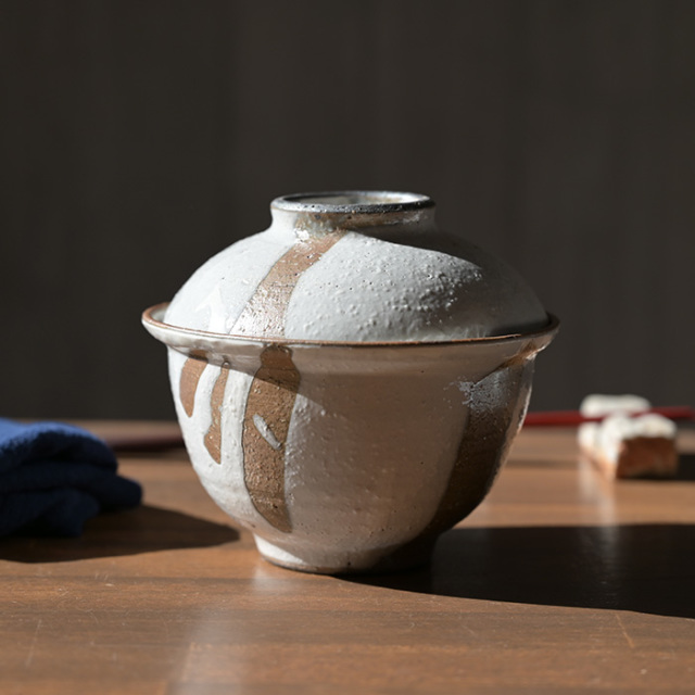 和食器 白化粧掛分蓋茶碗（YT-054） 作家「多屋嘉郎」