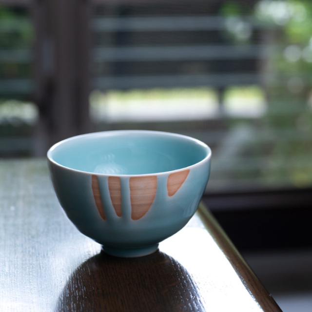 青白磁抹茶碗（IH-043） 作家「市川博一」