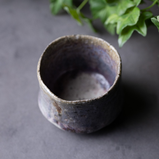 共箱付 | 蛇式唐津ぐい呑 (MS-099) 作家 「清水万佐年」