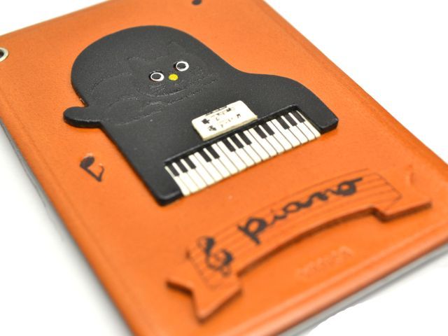 動物+楽器/ピアノ 黒ねこ 定期入れ/パスケース 革/レザー メール便送料