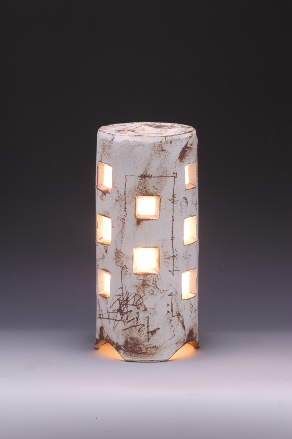 信楽焼ガーデンライト・街のあかり・ホワイト・直径17.5cm×高さ35cm