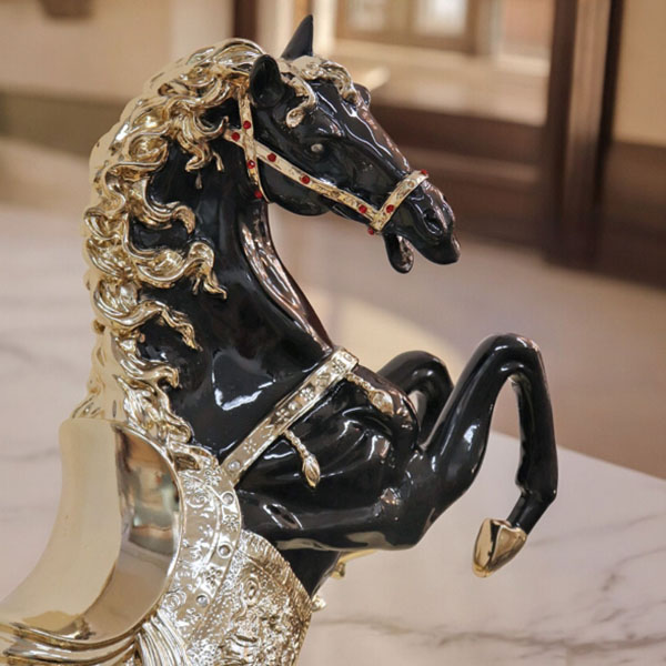 風水・開運インテリア・跳ね馬の置物（立ち馬） Sサイズ （ブラック