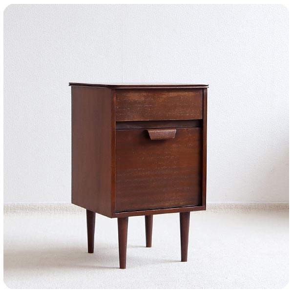 イギリス ビンテージ サイドチェスト/キャビネット/ミッドセンチュリー