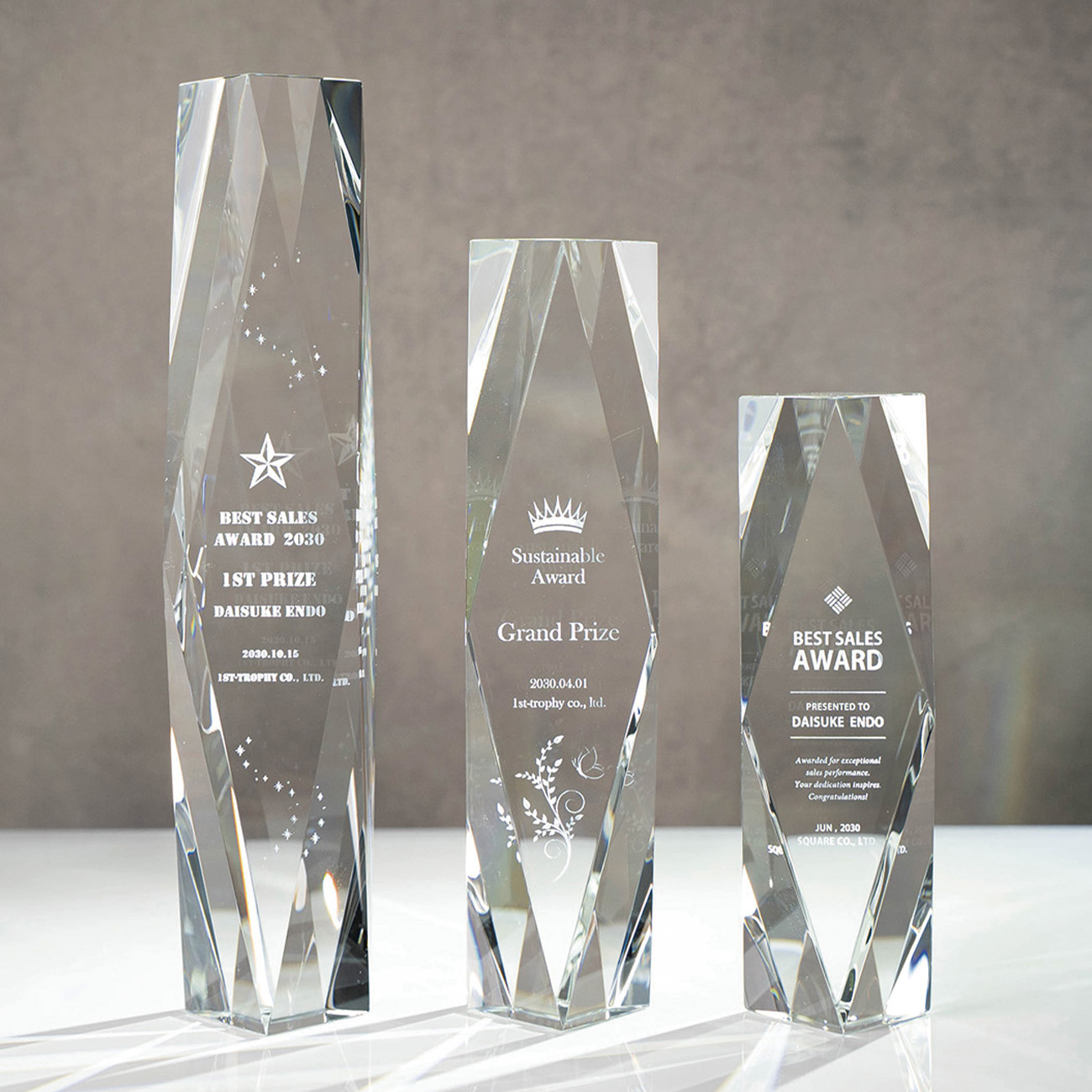 クリスタルトロフィー 内部レーザー彫刻《XC-L-0103_Cサイズ》(高さ