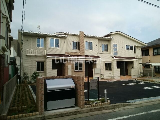 メゾン・ドゥ・ファミーユ(大阪府堺市西区浜寺船尾町西3丁)の物件情報