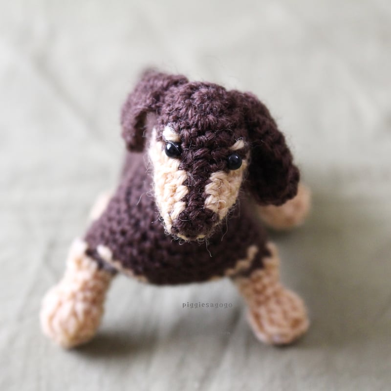 ダックスフントあみぐるみ編み図 / Dachshund amigurumi pattern |