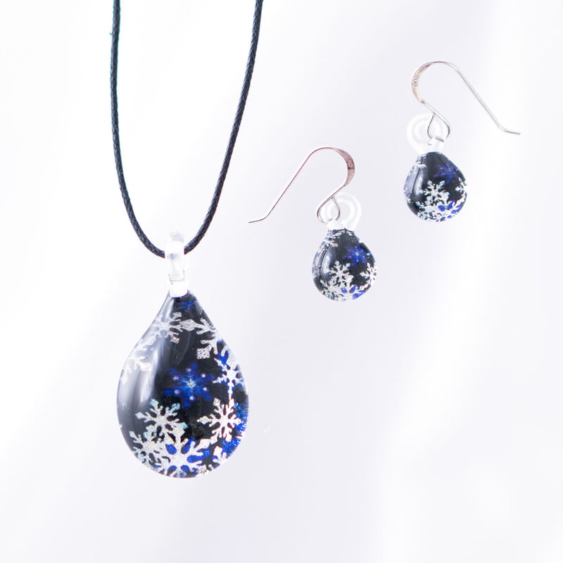 Falling Snowセット＞ ネックレス＋ピアス／イヤリングSサイズ | north