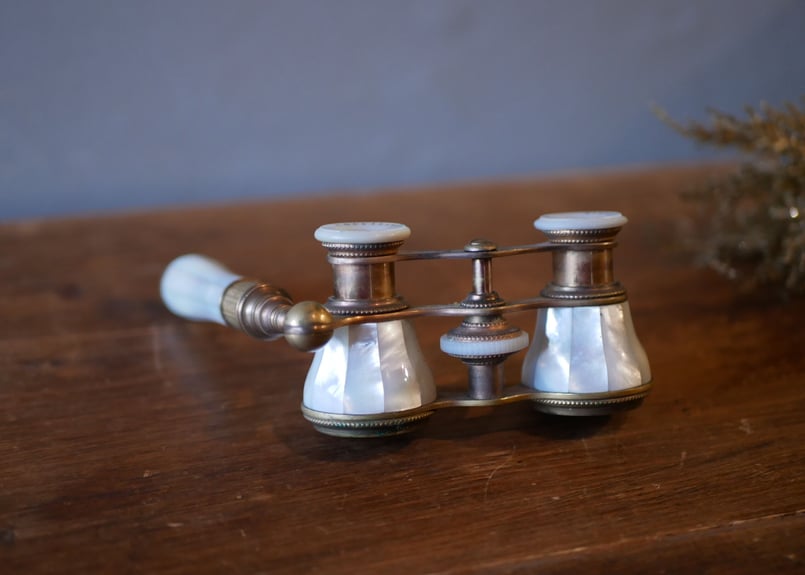 オペラグラス 白蝶貝 ハンドル付き フランスアンティーク | mamantique