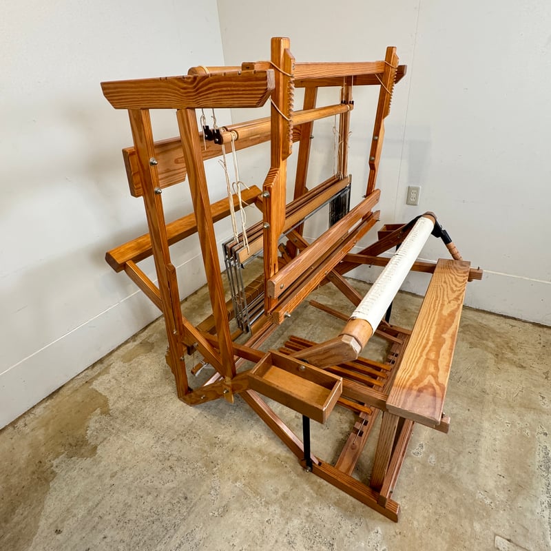 グリモクラ社製、織り機 バーチカルタイプ織り幅120cm 綜絖10枚踏み木10本 ジュリア織り機 グリモクラ Julia : real Glimåkra quality.. - 手織り