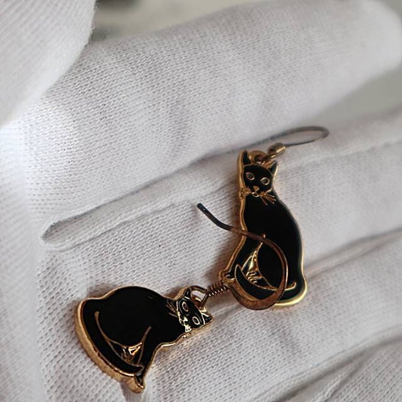 エナメル（七宝）ピアス・黒猫（02-607） | 猫雑貨店 ラ・シュエット