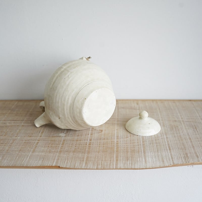 十場あすか・土と艸土瓶（小） | 黄魚オンラインショップ