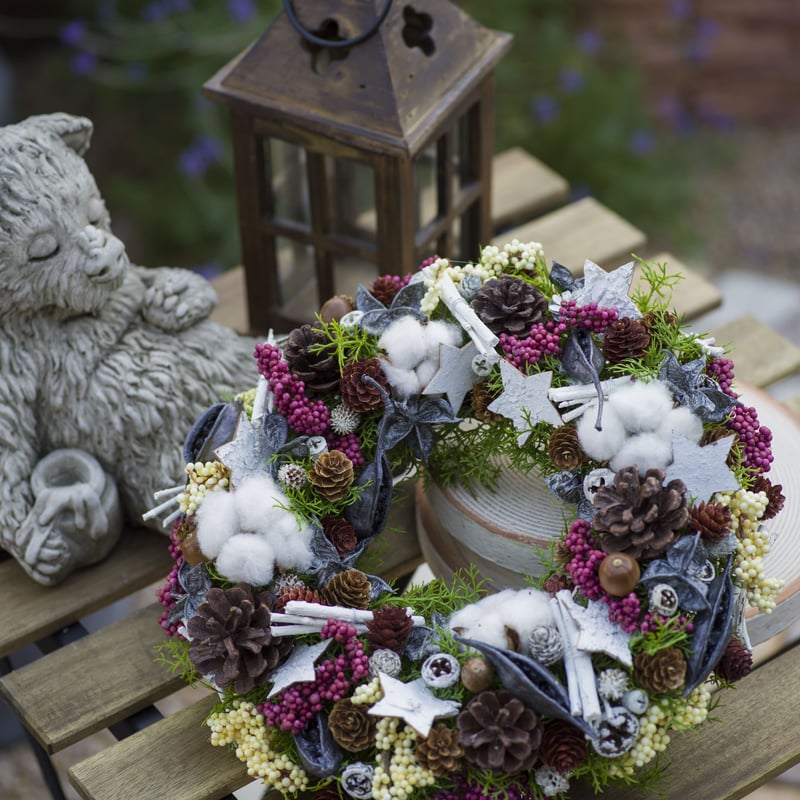 雪降る森の中のクリスマスリース (30cm) | 【公式】Michika Flower Des