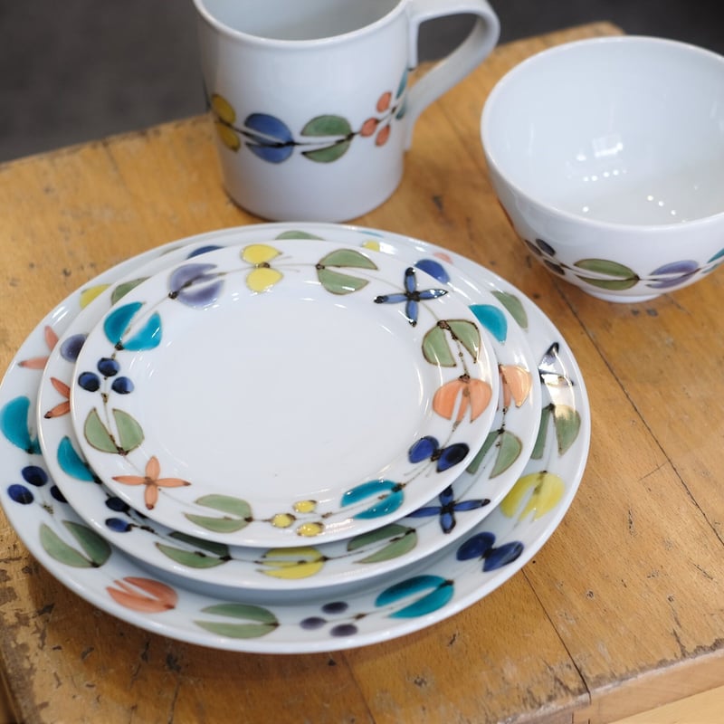 徳永遊心/色絵花繋ぎ7寸皿 | mother duck ONLINE STORE