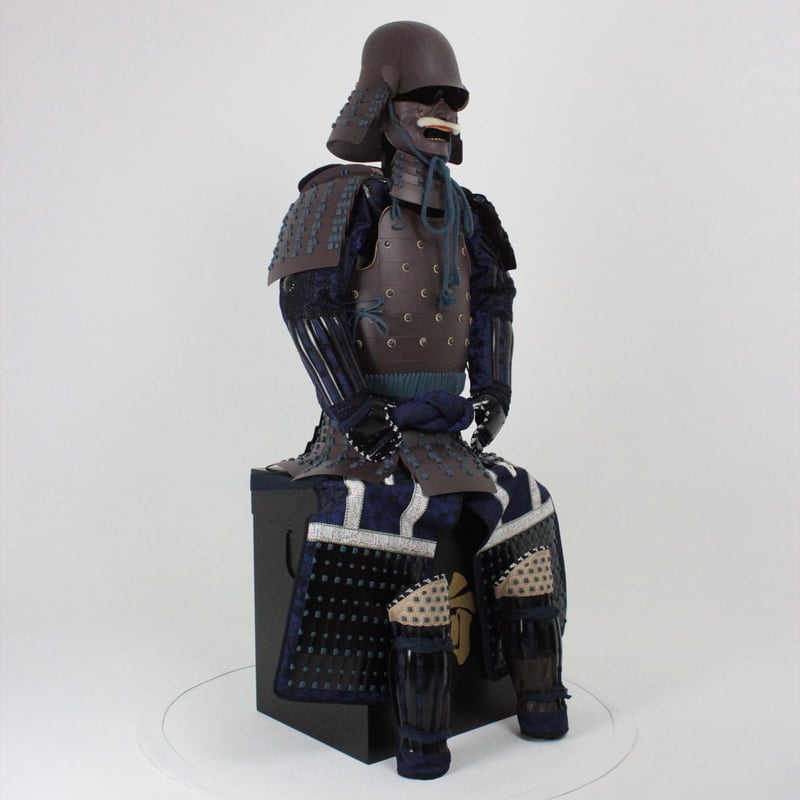 O-053】紺糸威鉄錆笠鋲二枚胴具足（頭形兜） | 甲冑工房丸武