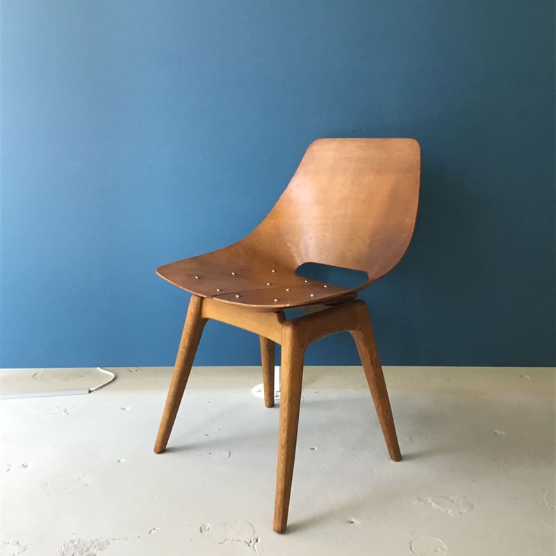 Amsterdam (Tonneau) Chair-Wood Leg / Pierre Gua