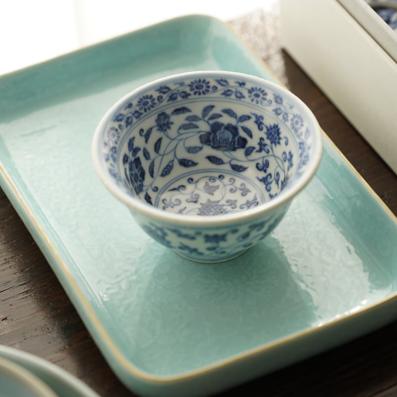 青花纏枝蓮紋圧手杯 PF162 | Looking For 物色