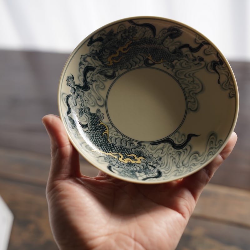 青花描金麒麟文皿 PE023 | Looking For 物色