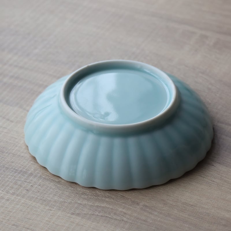 畑萬陶苑 モイスト青磁 菊割取皿 | 和食器通販 有田焼 山忠｜おしゃれ