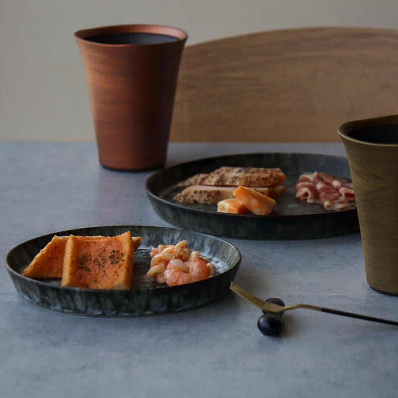 反りプレート グレーマットホワイト | 和食器通販 有田焼 山忠