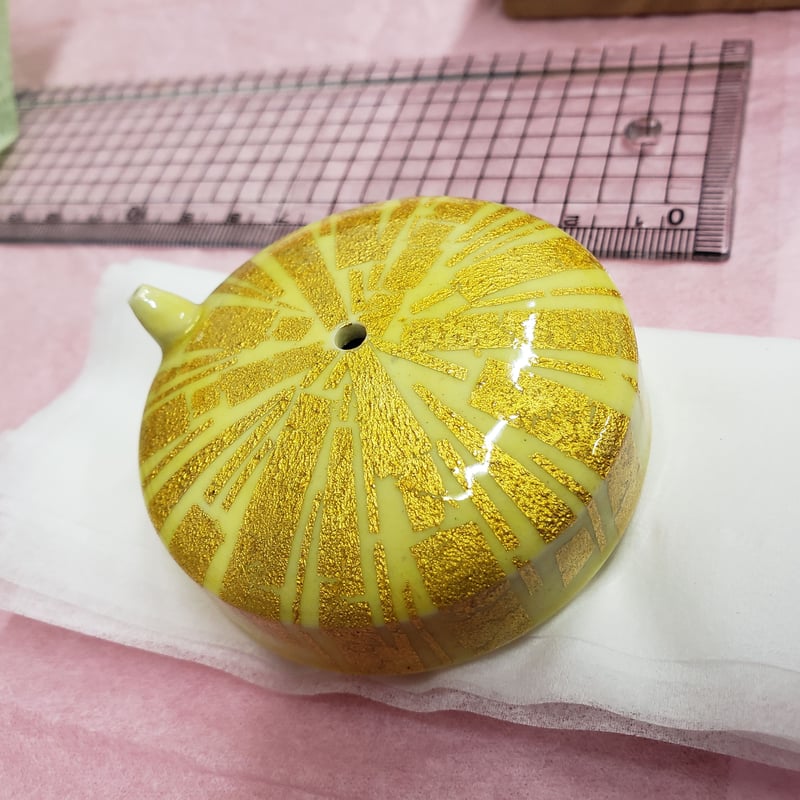 有田焼 小野珀子氏作 釉裏金彩 水滴 一品作 | つちや陶器店