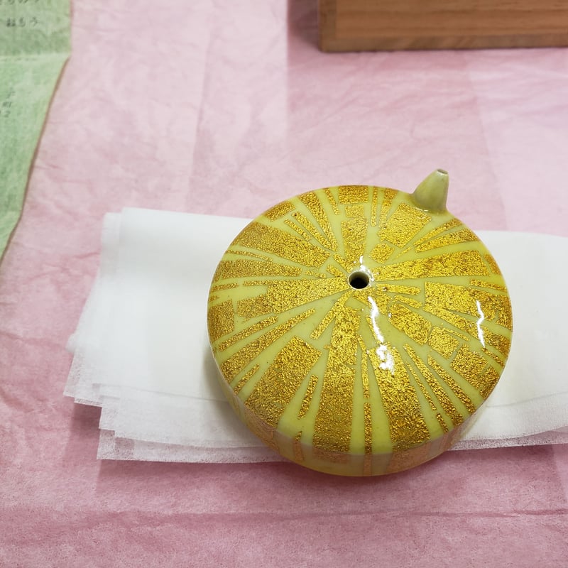 有田焼 小野珀子氏作 釉裏金彩 水滴 一品作 | つちや陶器店