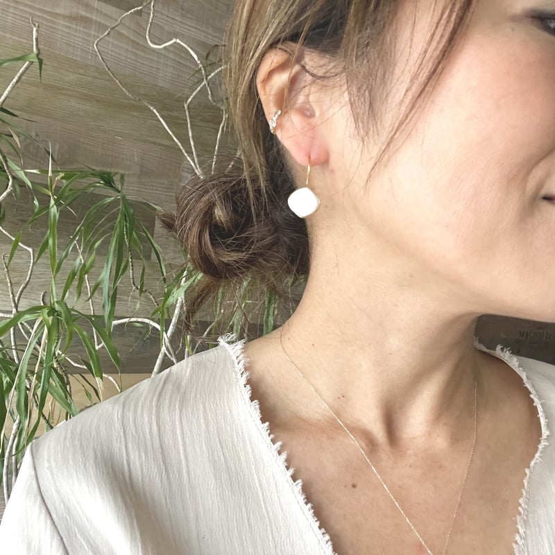 ケシパールピアス(K10)（エメラルド／サファイア） | La Soeur