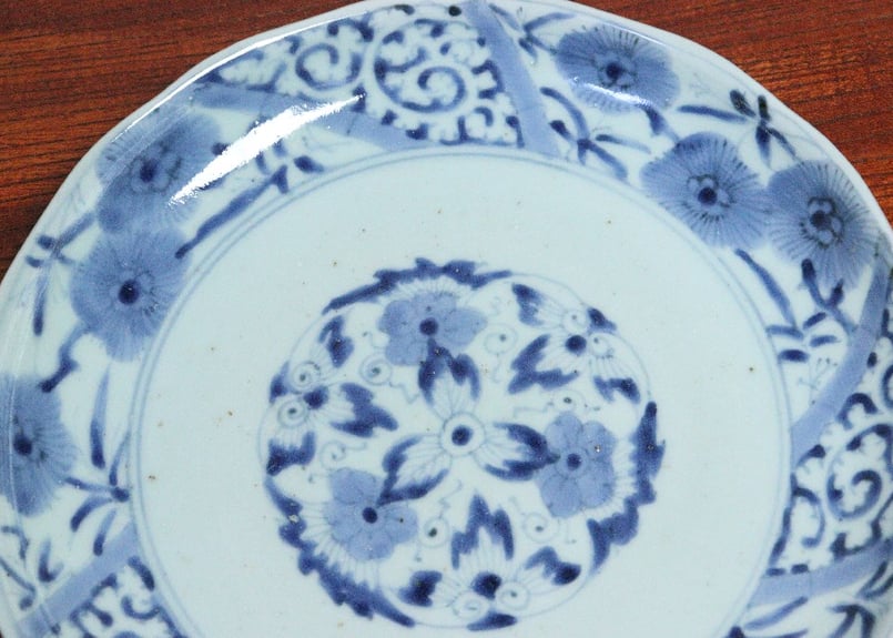 江戸中期染付花と逆蛸唐草文7寸皿① 5客組 | 吉祥寺PukuPuku