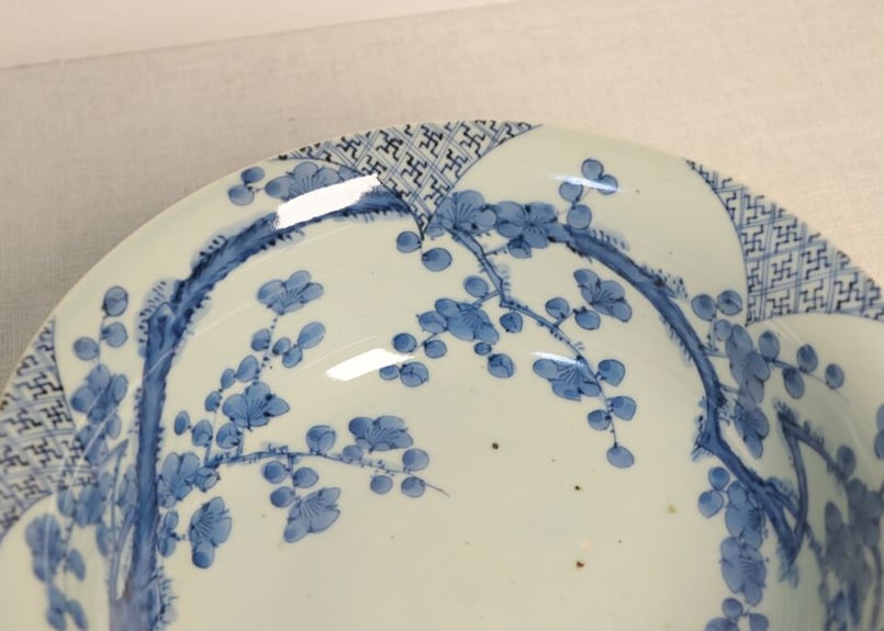 江戸幕末染付梅と八方に馬(蓑)図9寸鉢 | 吉祥寺PukuPuku