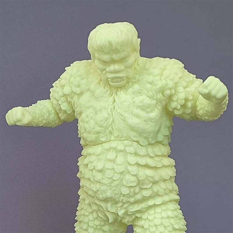 限定販売】蓄光版リアルモデルキットシリーズ/サンダとガイラ