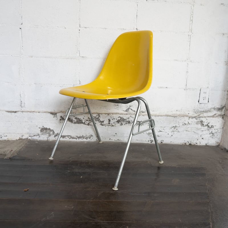 70s Eames shell chair | The NOON