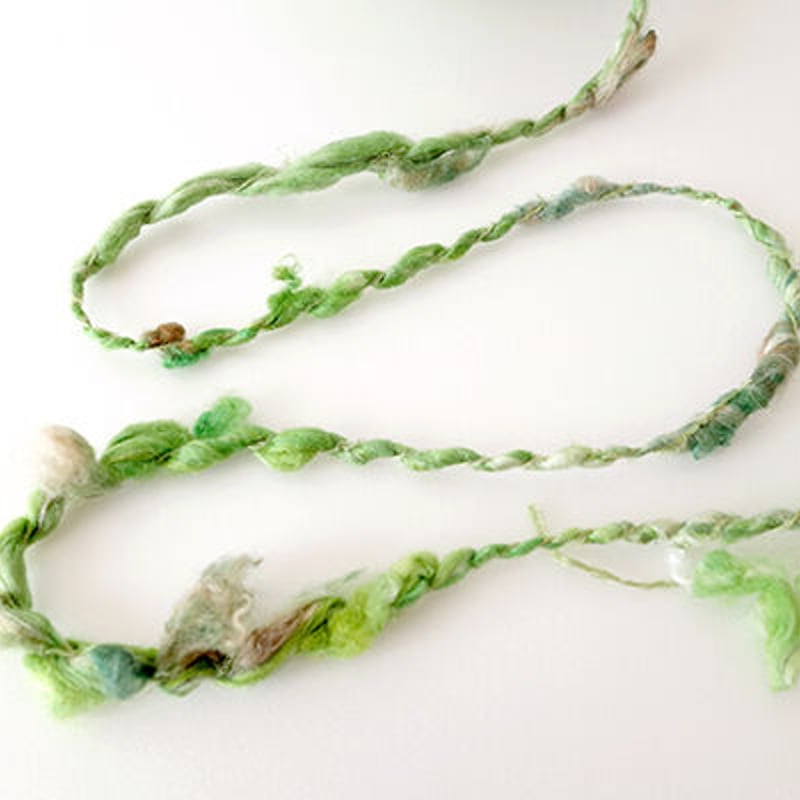 AUY007 春の牧草地 アートヤーン 36g 絹100%真綿 | 心・衣 kokoromo