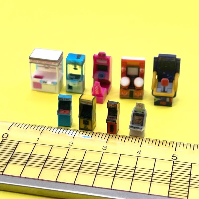 Nゲージ ゲーム機9台 ミニチュア フィギュアに 1/64より小 鉄道模型