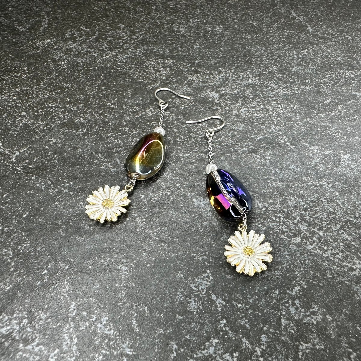 133】雫ビーズフラワーチャーム ピアス | BonBon Ange STORE