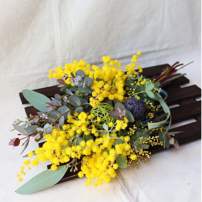 ミモザとユーカリのスワッグ | Calm flower and bake shop