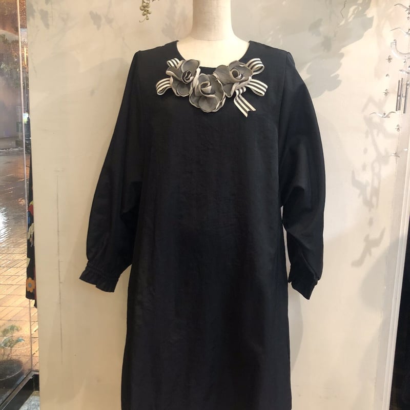 さえら ポテチーノ 黒ナイロン100% 割烹着 さえら ポテチーノ 黒