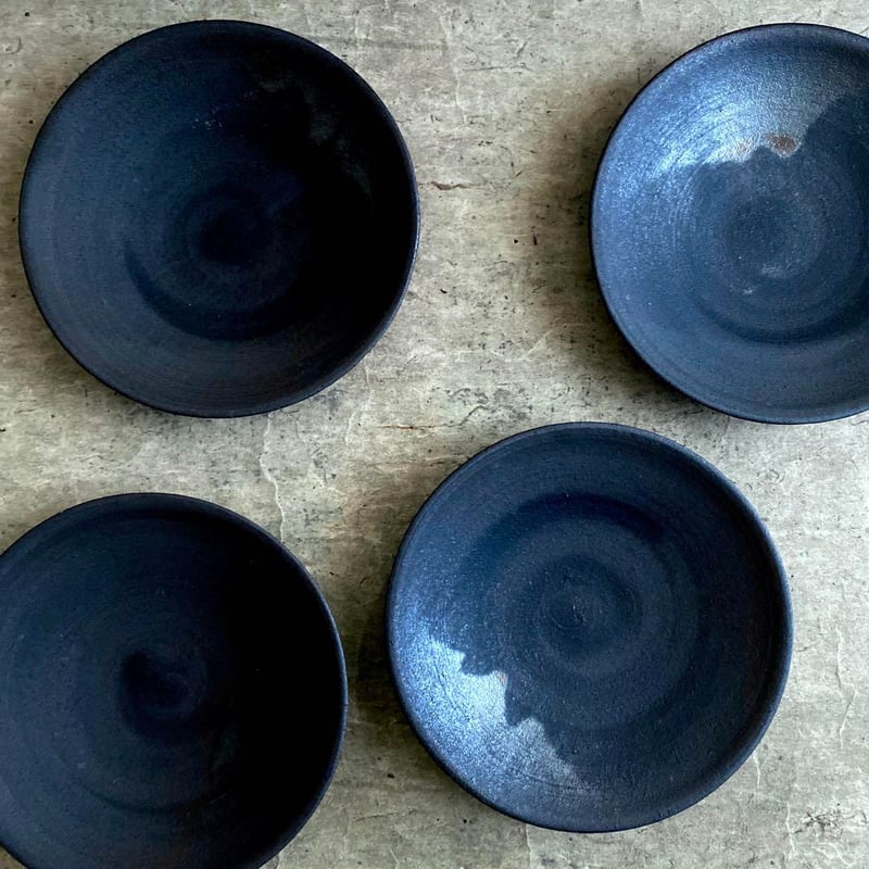 美濃焼 兵山窯 黒錆巻5.5寸丸皿 | MatsuBokkuri