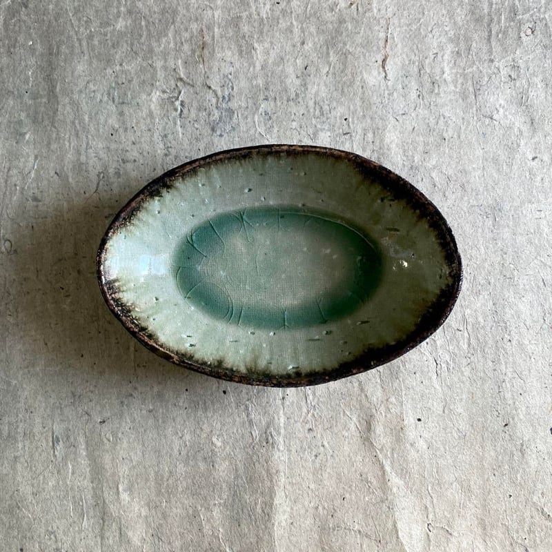 益子焼 古賀賢二 灰釉楕円鉢（中） | MatsuBokkuri