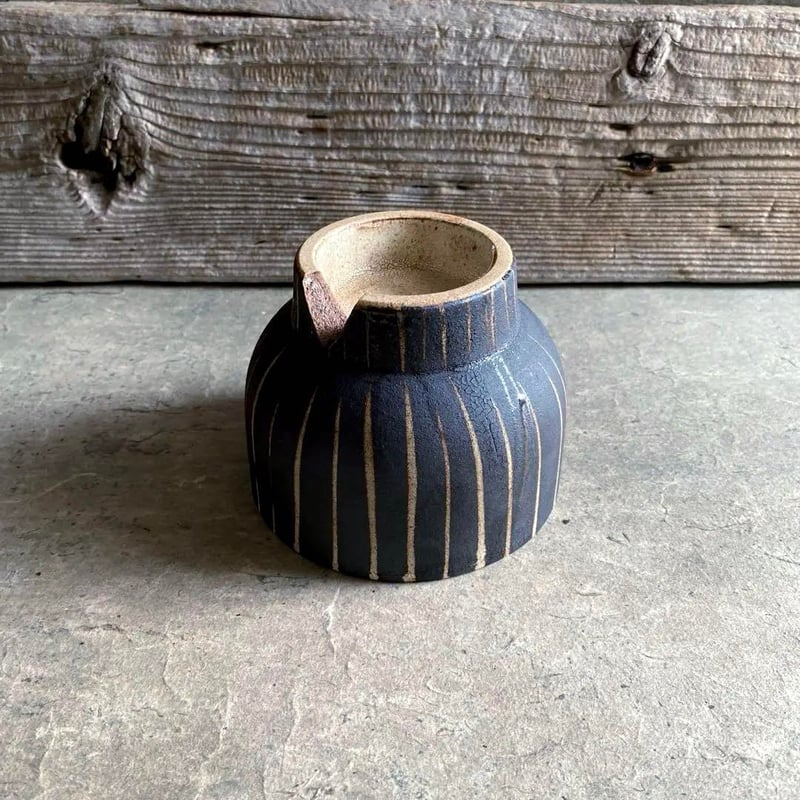 美濃焼 兵山窯 黒錆巻十草切立高台鉢 | MatsuBokkuri