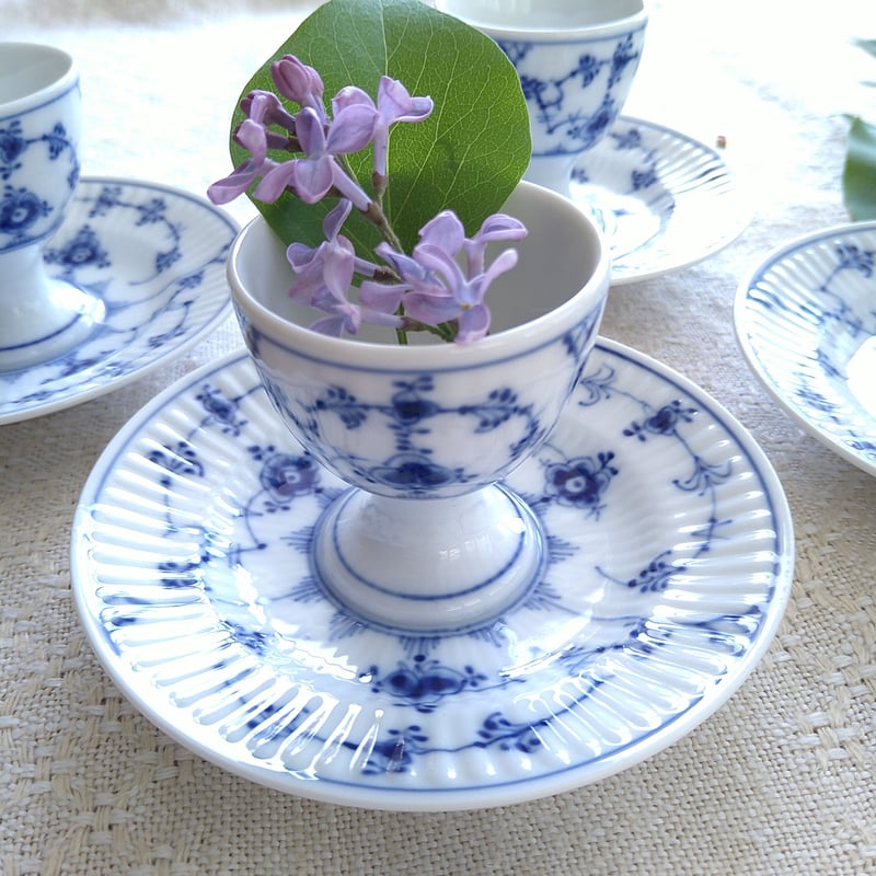 2級品です。1959年のプレイン皿付きのエッグスタンド