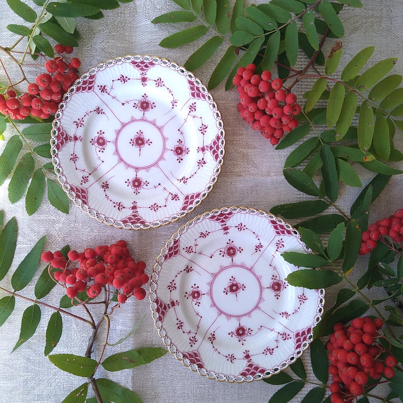 1924～1934年RoyalCopenhagenフルレース金彩バーガンディーの小さな