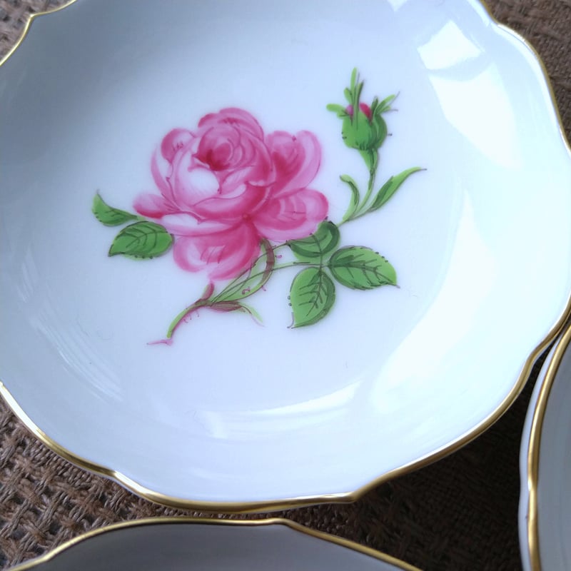 Meissenマイセンピンクのバラのバタープレート直径約8㎝D、高さ約2㎝H