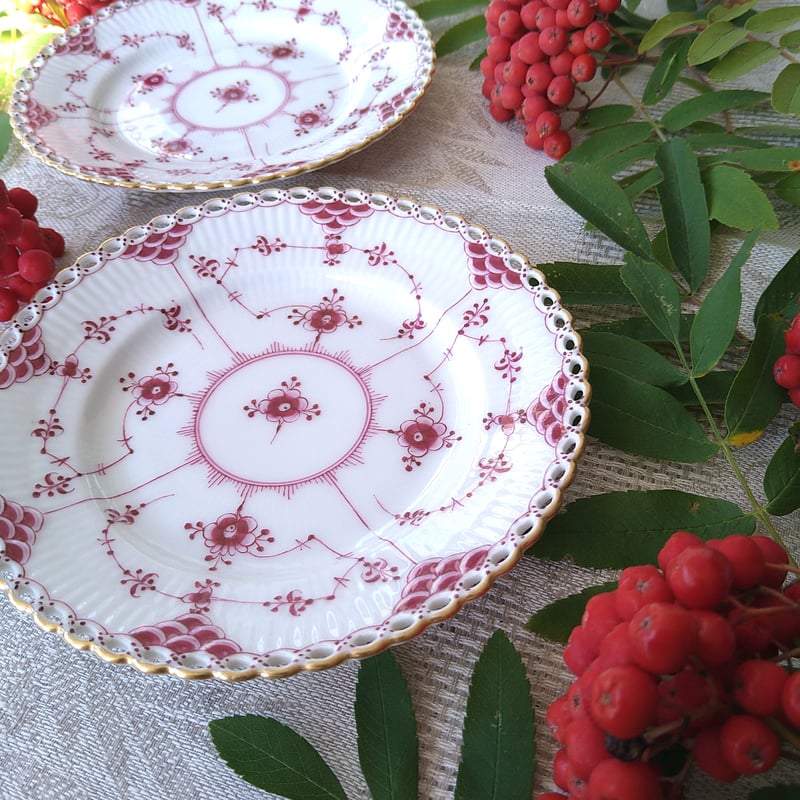 1924～1934年RoyalCopenhagenフルレース金彩バーガンディーの小さな