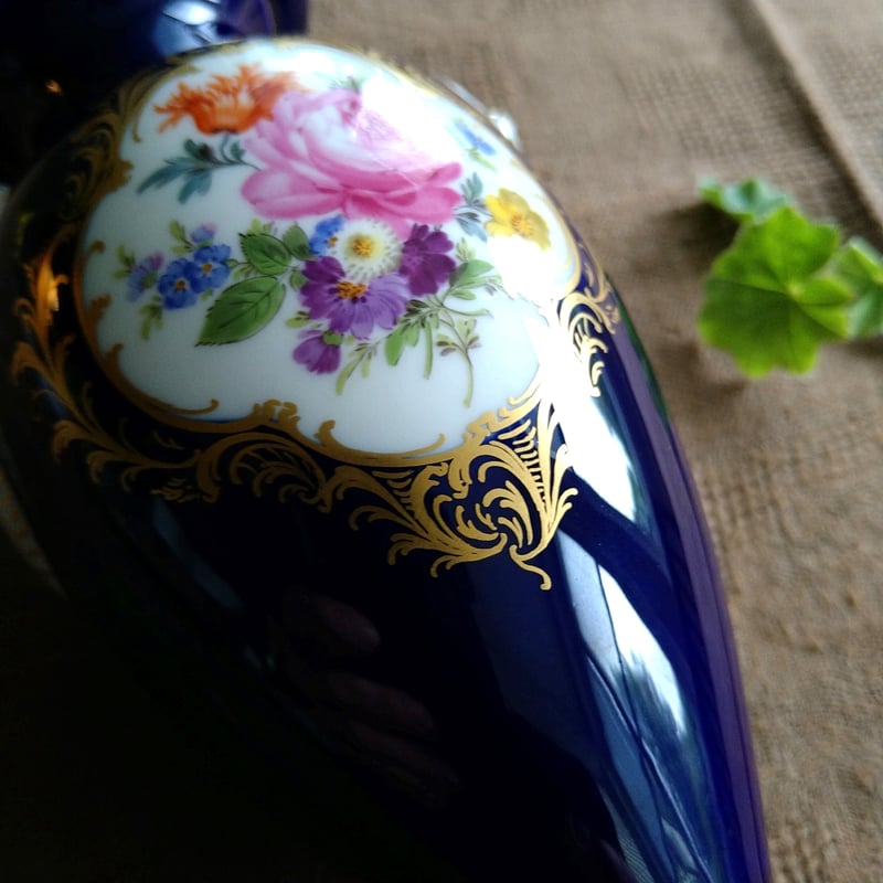 Meissenマイセン、コバルトにフラワーブーケの花瓶、高さ約23.7㎝H