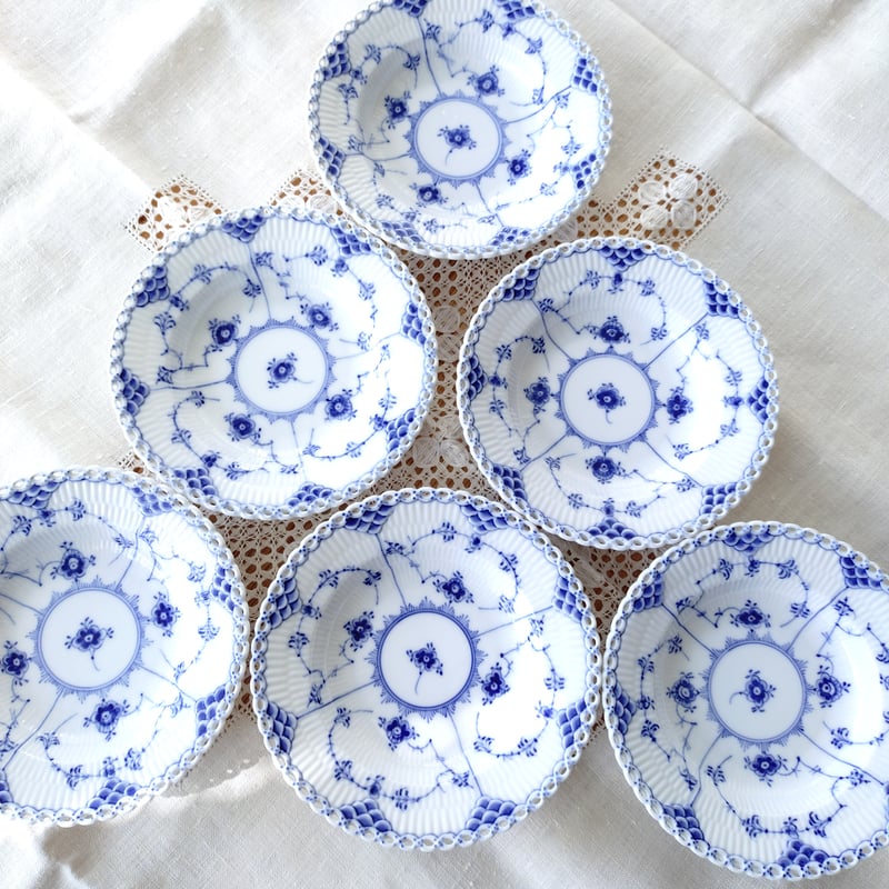 1957年のRoyalCopenhagenロイヤルコペンハーゲンフルレースのベリー皿